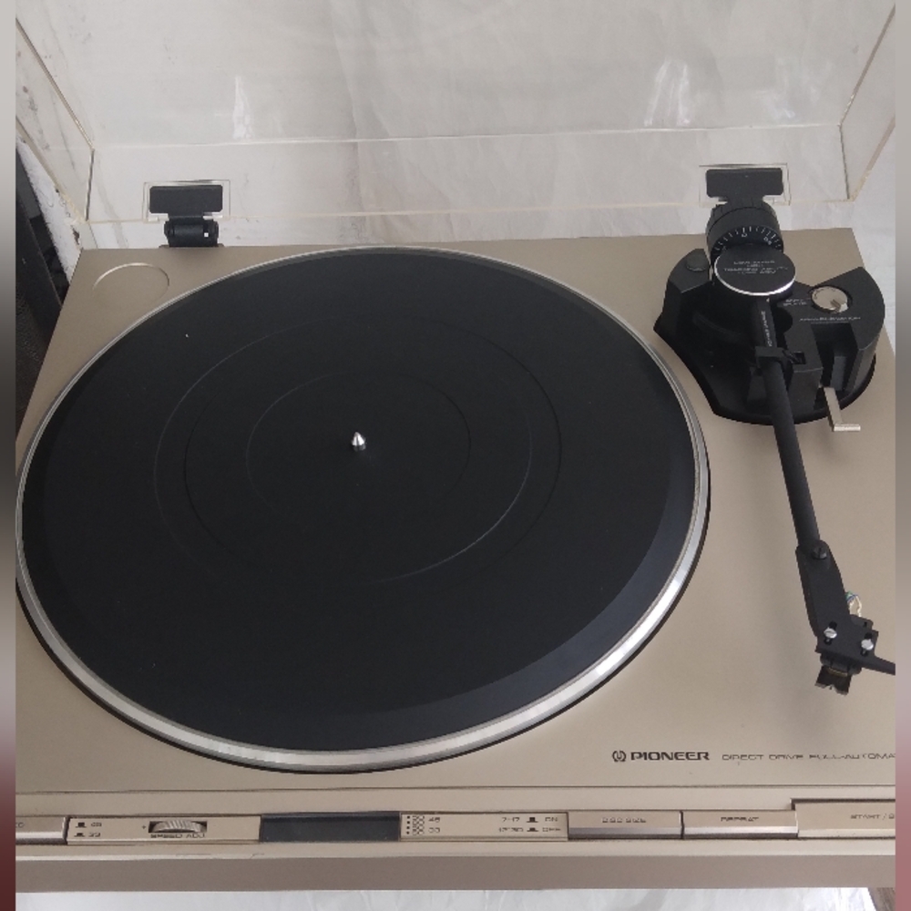 Vintage Pioneer Turntable Model # PL-S50 Made In Japan 1982
